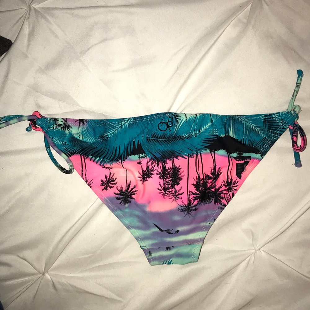2 Bathing Suits - Picture 2 of 6